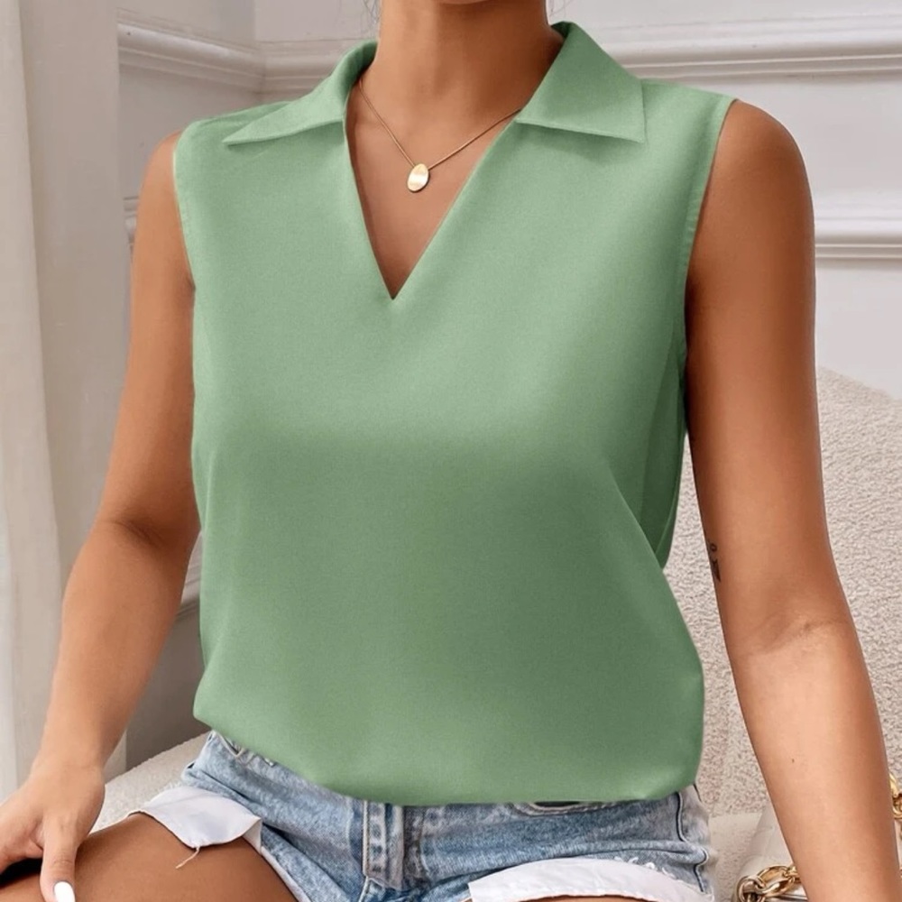 Brand New • Green Sleeveless Collared Blouse • Large 8/10
